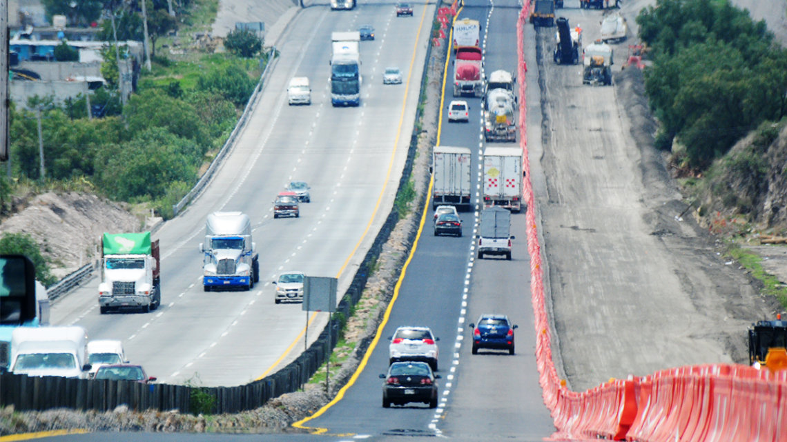 CANACAR presenta Ley General de Autotransporte a Víctor Pérez