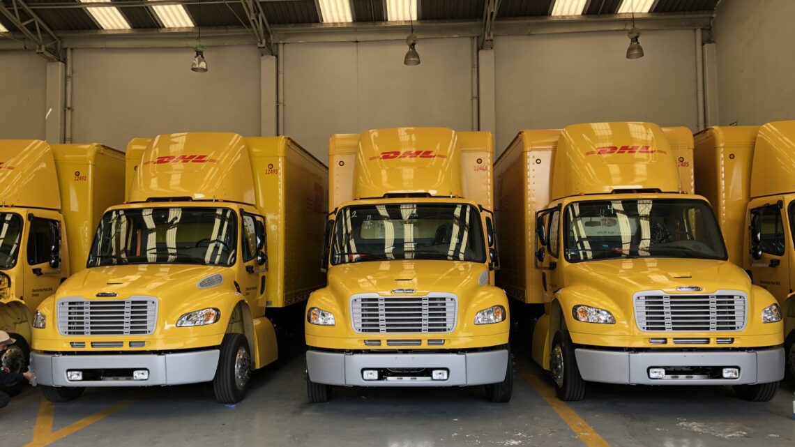 DHL Express adquiere 61  unidades Freightliner para operar en México