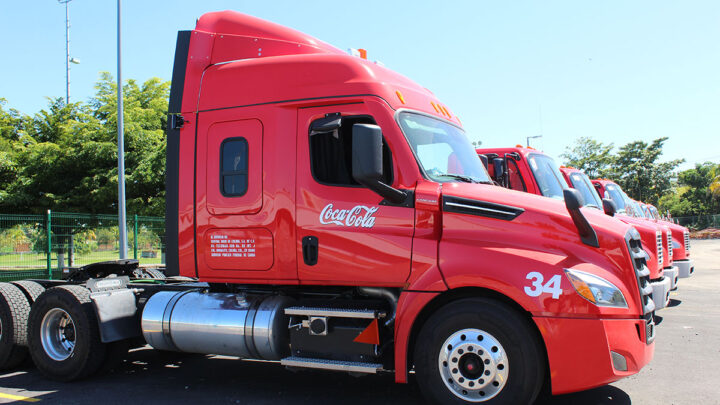 Daimler Trucks integra nuevas unidades a la operación de Embotelladora de Colima