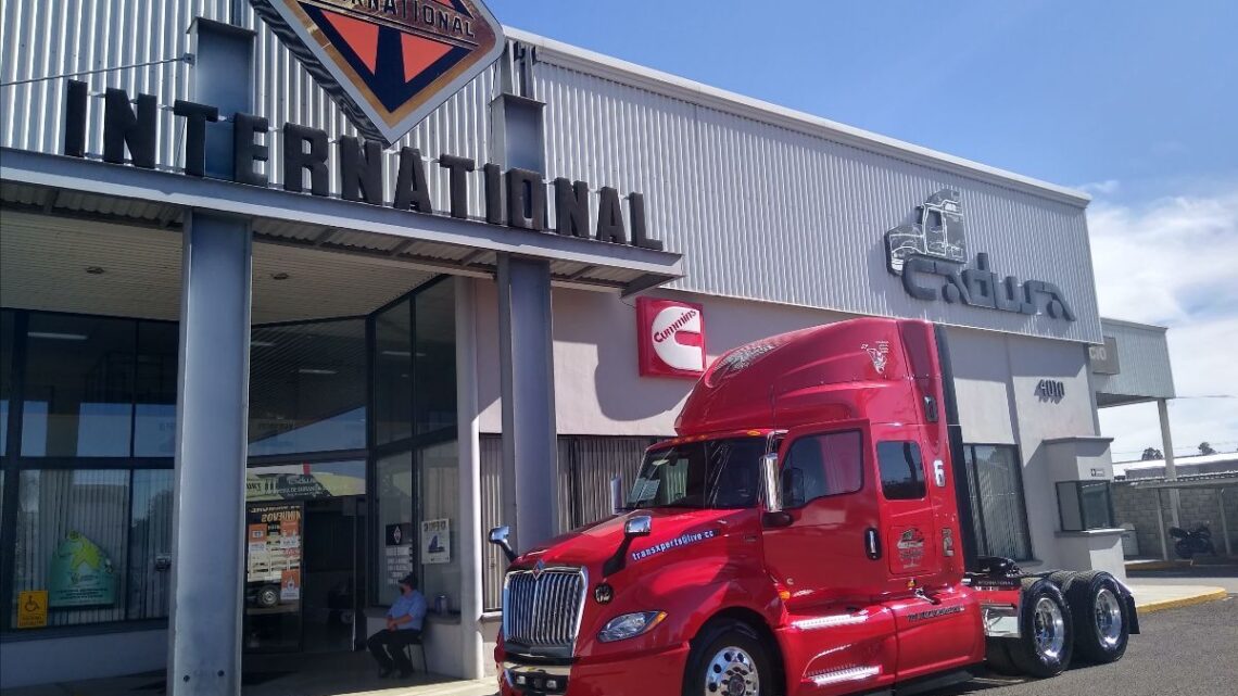 Navistar y CADUSA entregan unidades LT a Transportes Alvamira