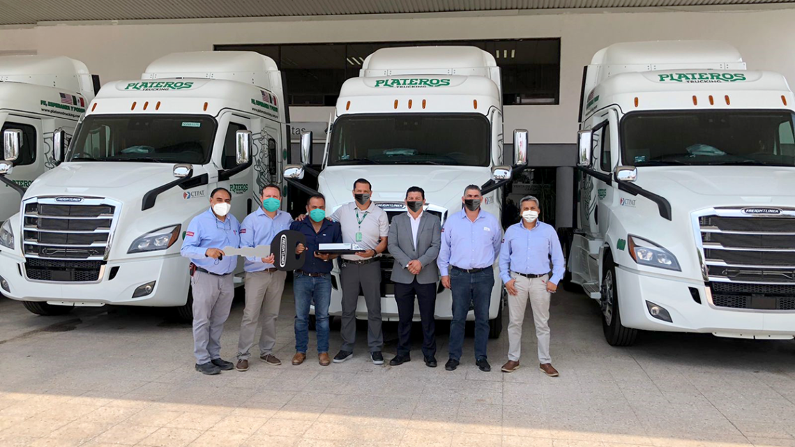 Adquiere Plateros Trucking diez unidades Cascadia