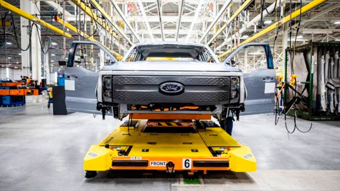 Ford comienza la preproducción de F-150 Lightning totalmente eléctrica