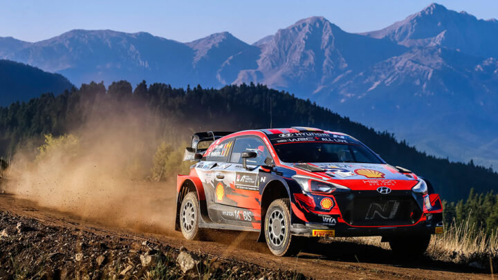 El equipo de Hyundai Motorsport asegura  podio en el campeonato de WRC