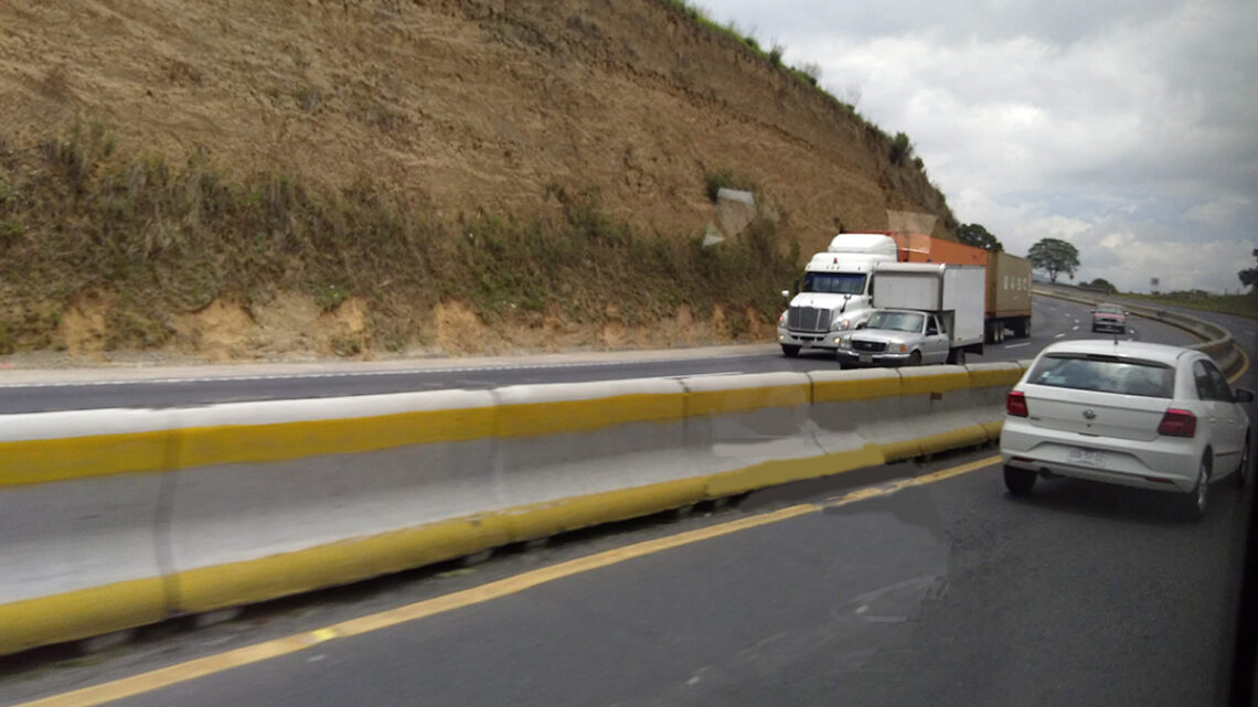 Exige CANACAR fin de bloqueo en autopista  México-Puebla