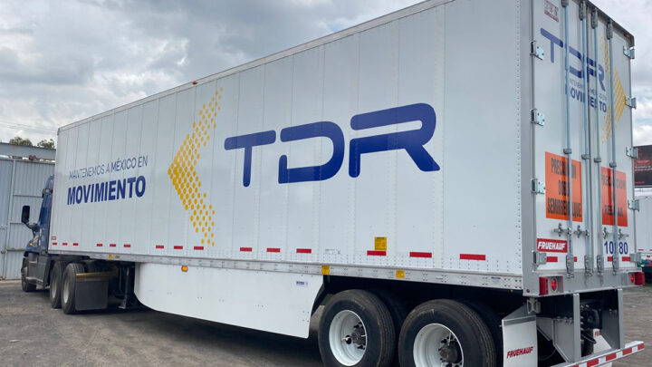 Fruehauf entrega 20 cajas secas a TDR Transportes